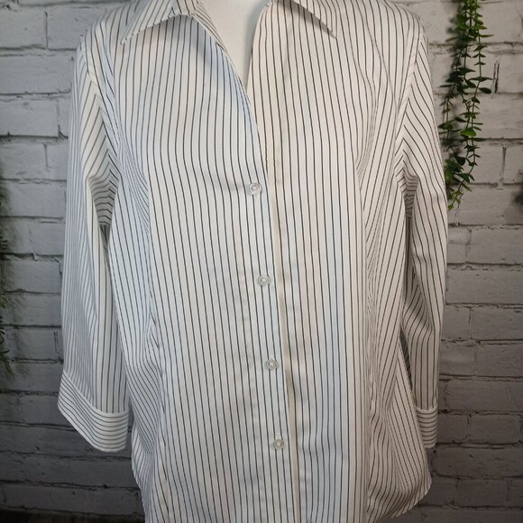 WOMENS JONES NEW YORK SIGNATURE EASY CARE BUTTON DOWN, SIZE LARGE - Picture 2 of 8